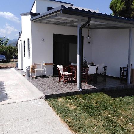 Σπίτι Με Σοφίτα Μπροστά Στη Θάλασσα Villa Trápeza Eksteriør billede
